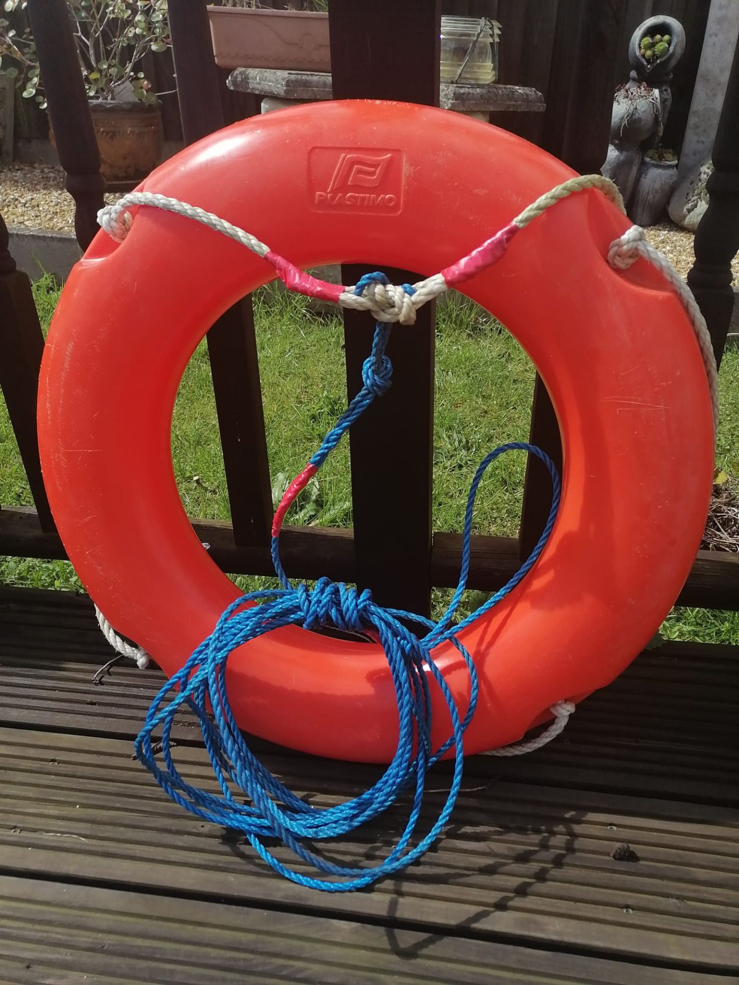 Plastimo 24" life ring with ride rope