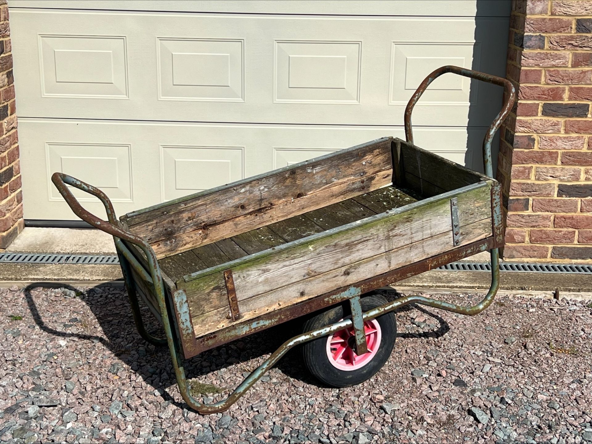 Nursery plant barrow with sides