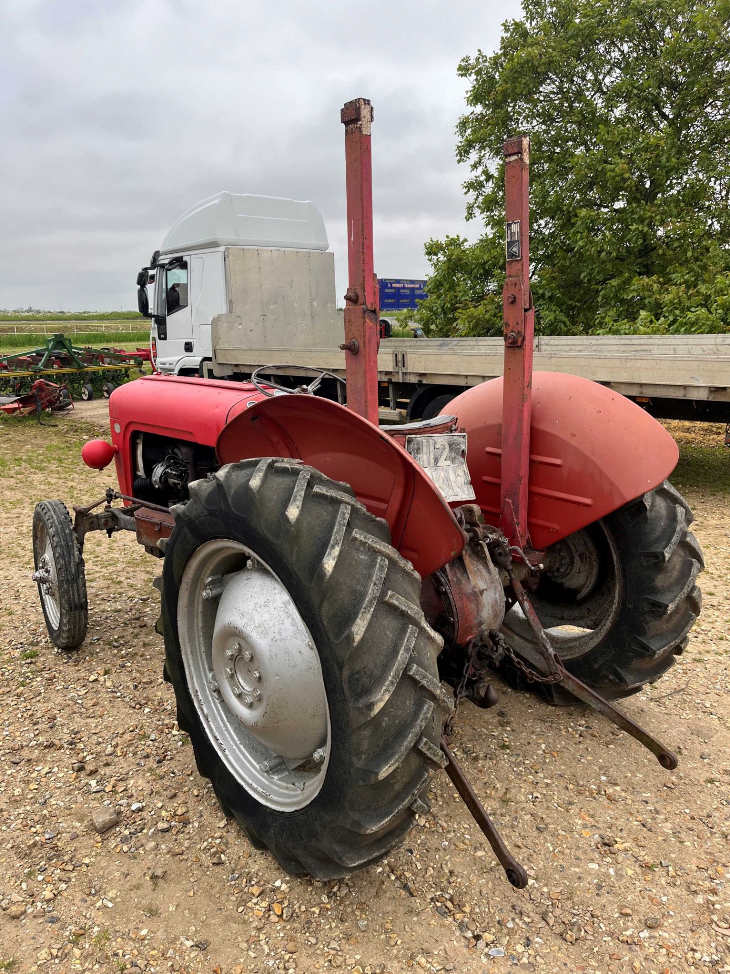 1960 Massey Ferguson 35 orchard tractor, 8000hrs with underslung exhaust system - Image 3 of 5
