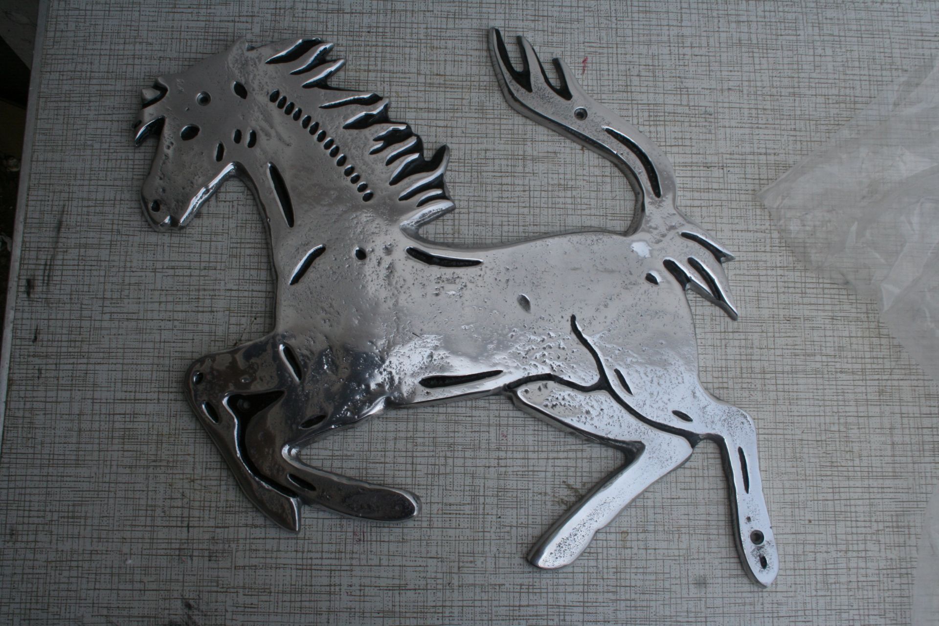 Aluminium prancing horse sign
