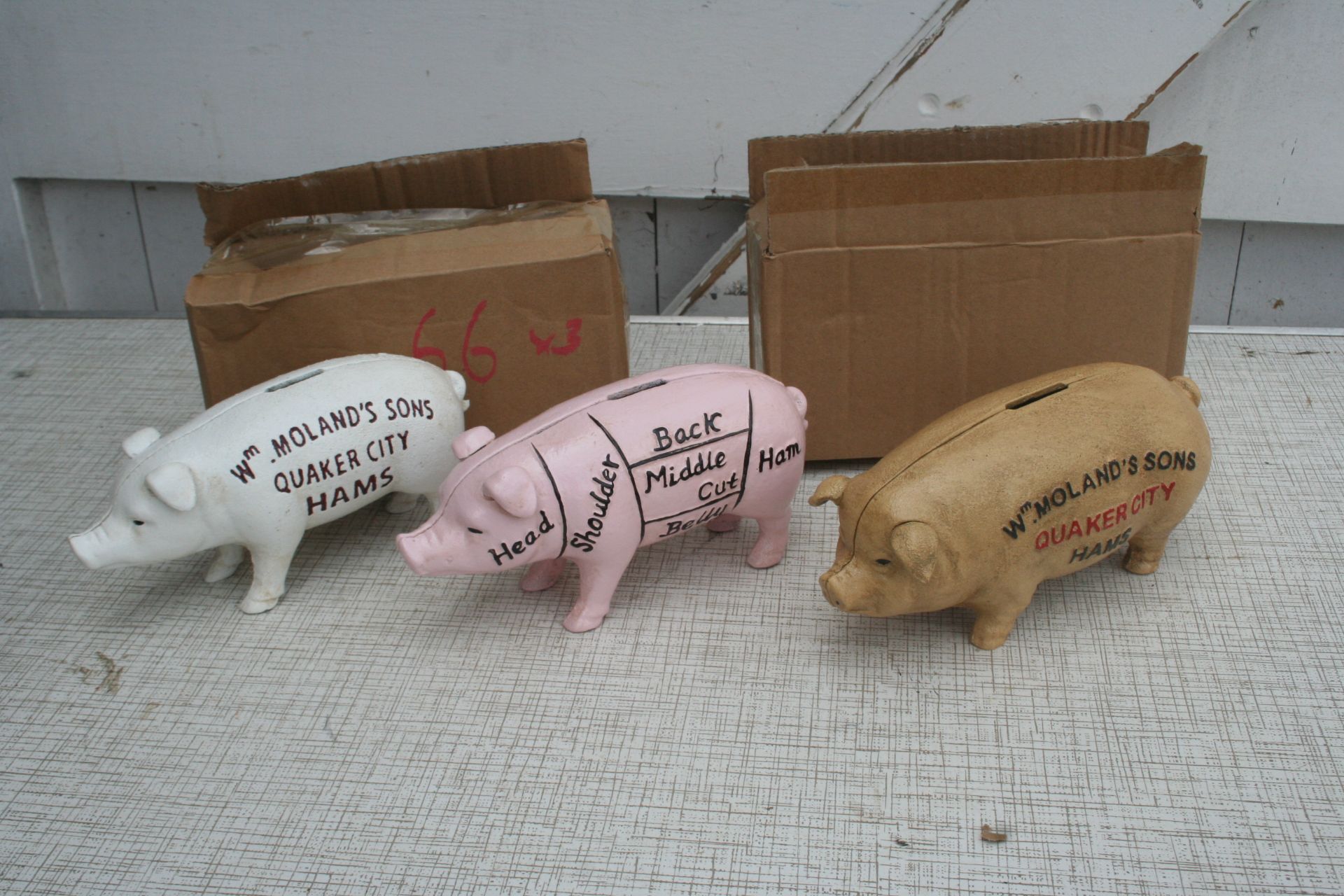 3 pig banks