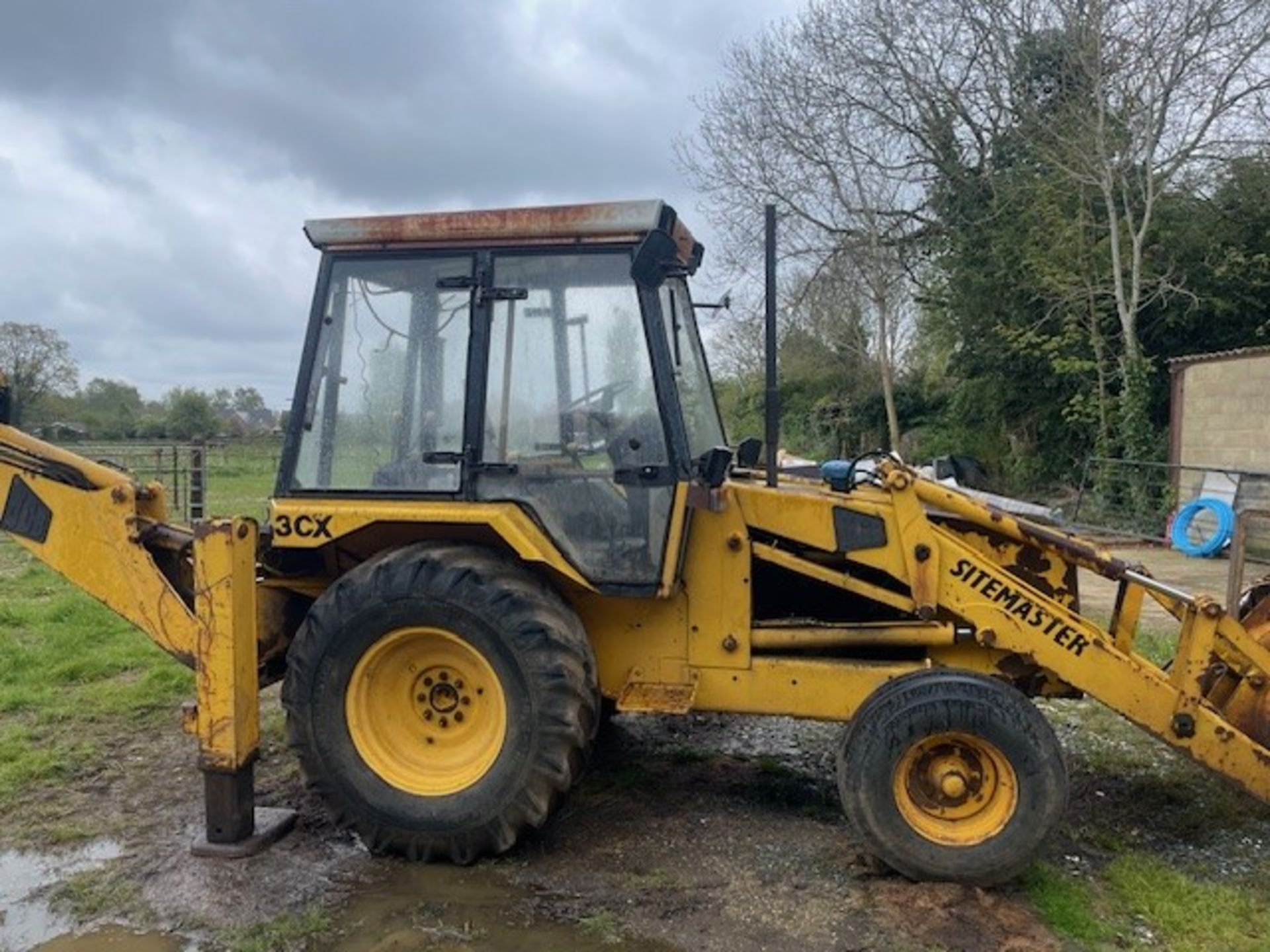 JCB site master - 2 wheel drive with extra long arm. comes with buckets 1515.2 hours on the clock - Image 2 of 5