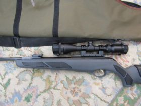 Gamo Maxima 1.77 cal air gun with scope and fur lined canvas carry case