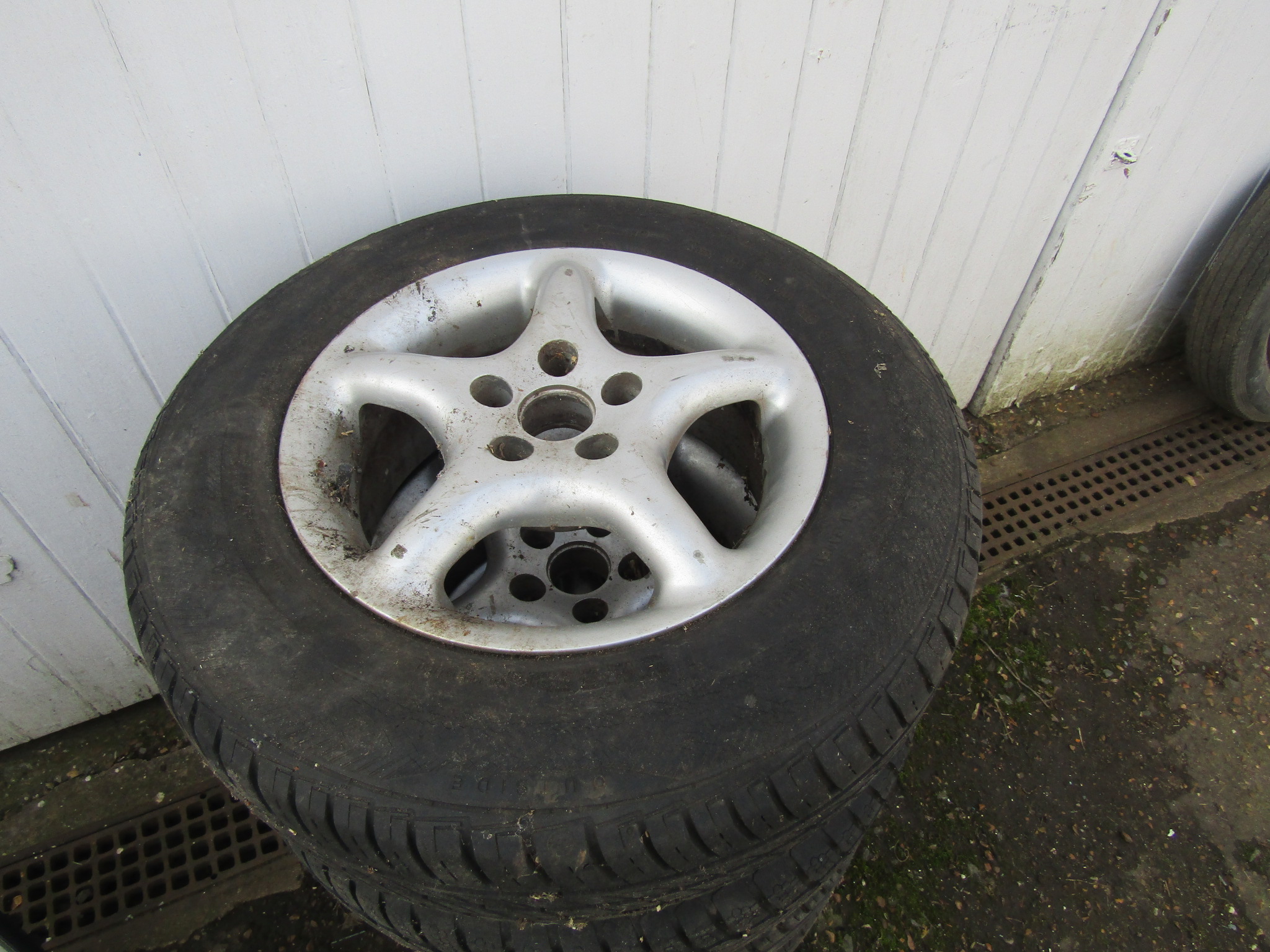 Set of 4 Alloy wheels with tyres 175/80 R14 - Image 2 of 4