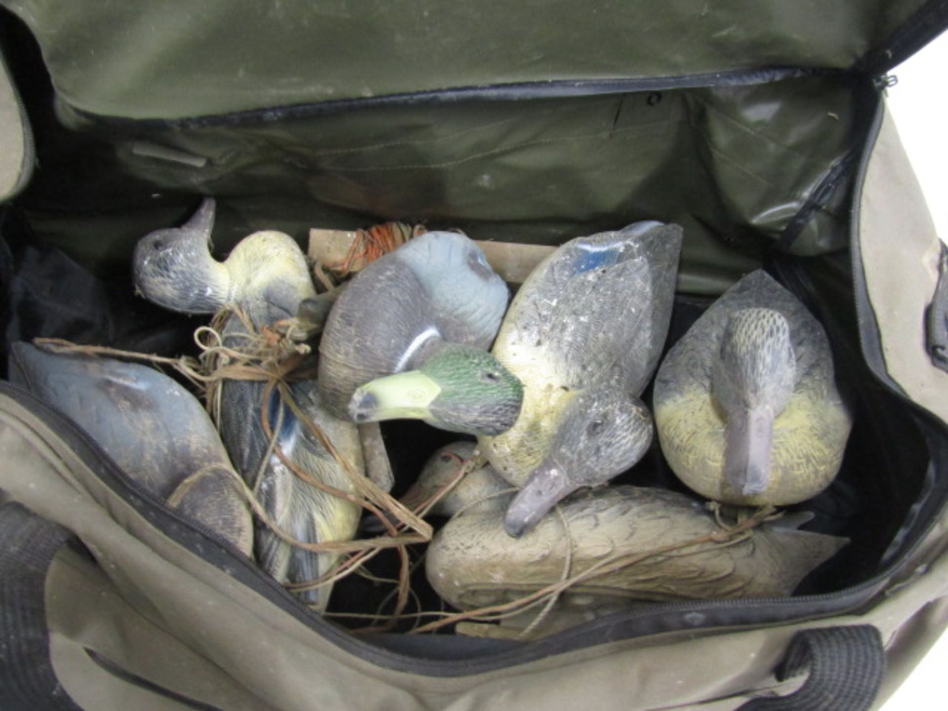 6 Duck decoys in a bag plastic - Image 2 of 2