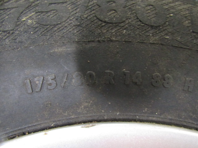 Set of 4 Alloy wheels with tyres 175/80 R14 - Image 3 of 4