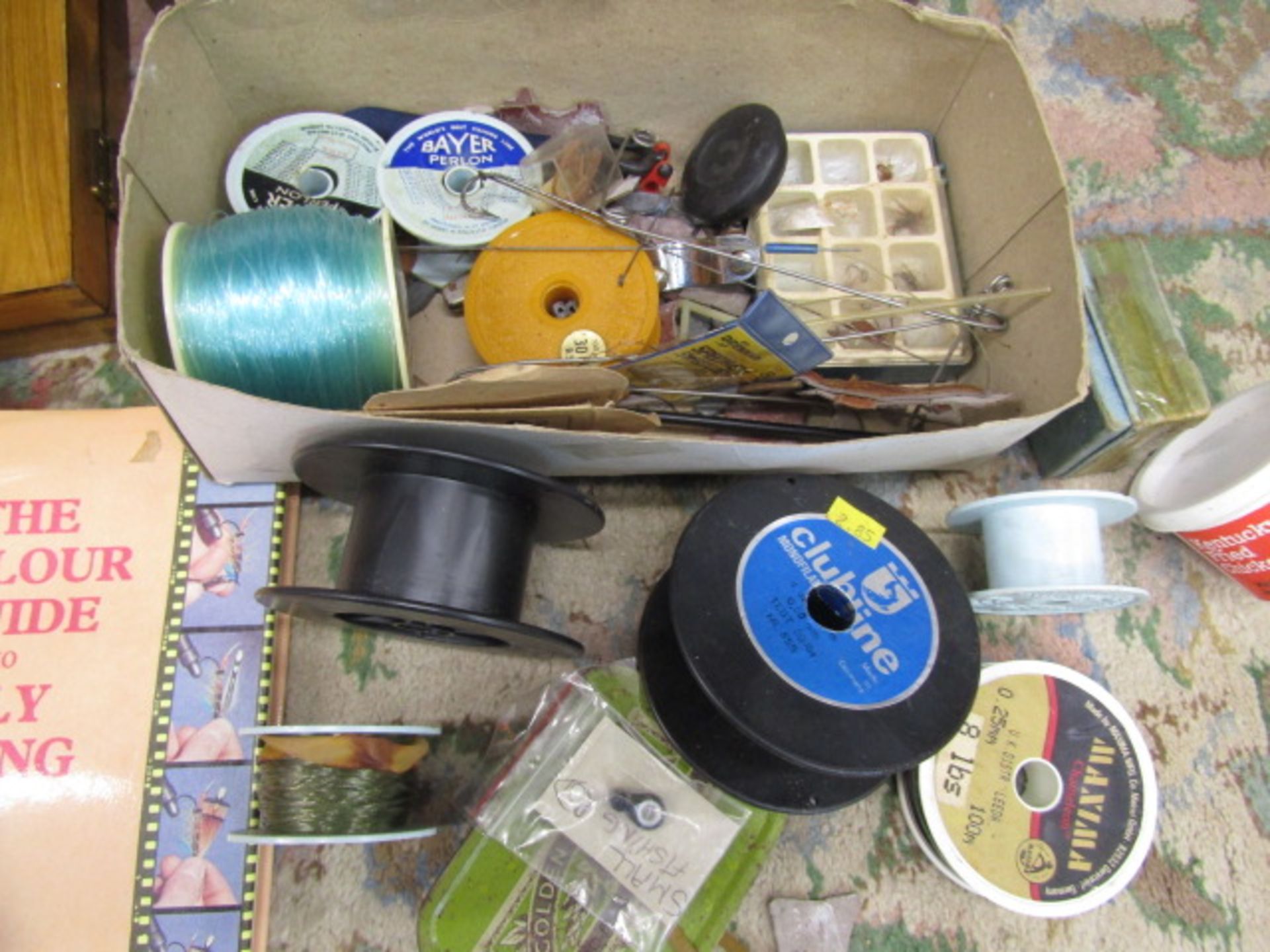 Fly fishing lot- hand tied flies and materials for making fly's, a book and various other related - Image 11 of 12