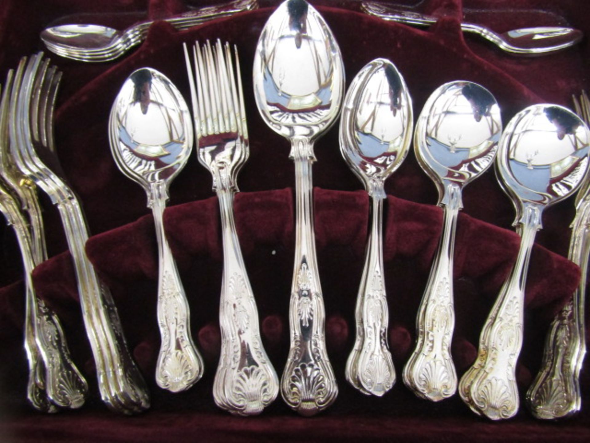 Newbridge Kings Royale Pattern 44 piece cutlery canteen. complete - Image 2 of 4