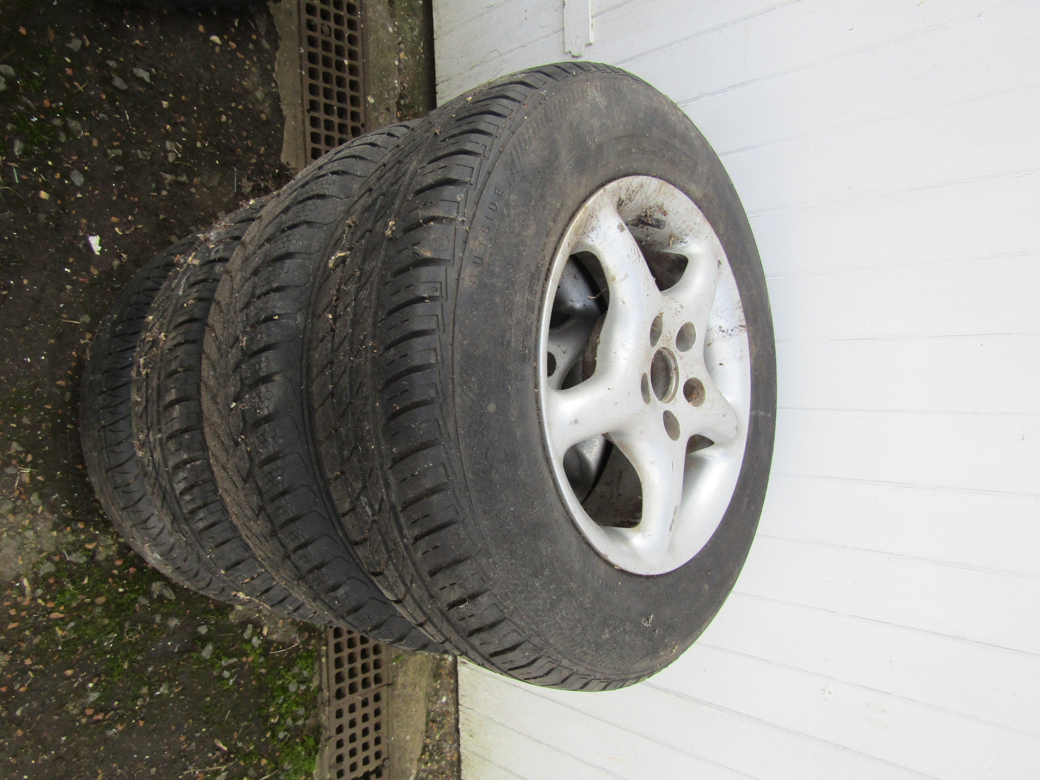 Set of 4 Alloy wheels with tyres 175/80 R14