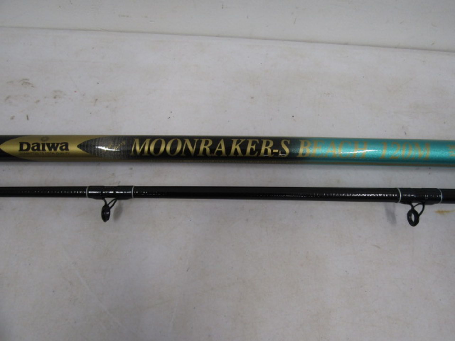 Daiwa Moonraker 12' beach rod, as new- never used, in canvas cover