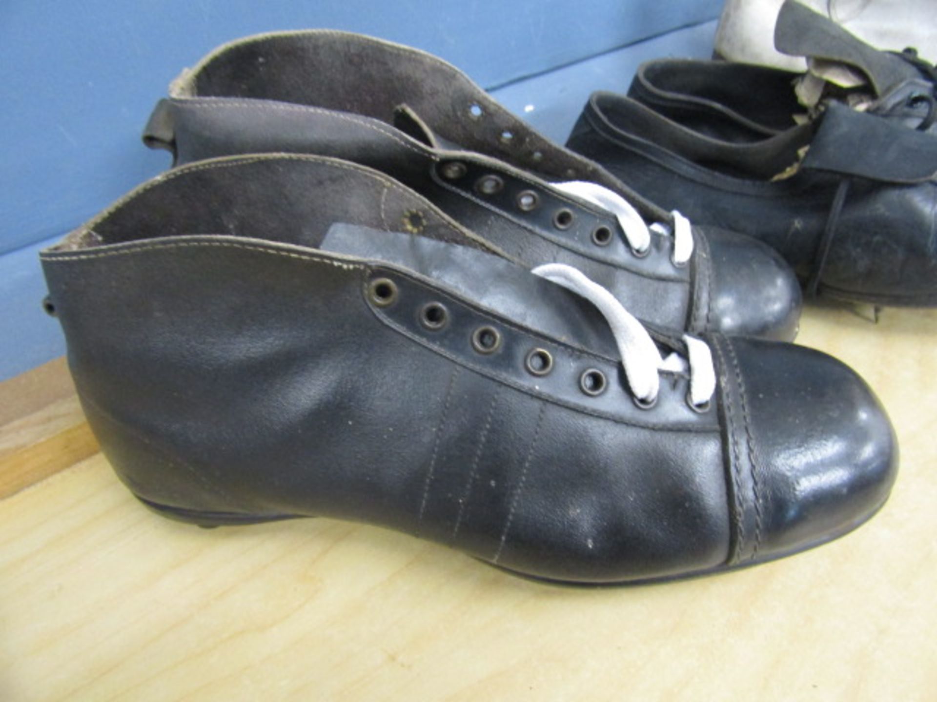 Vintage sports shoes - Image 2 of 7