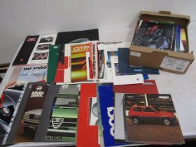 100 mixed makes and models new car brochure's