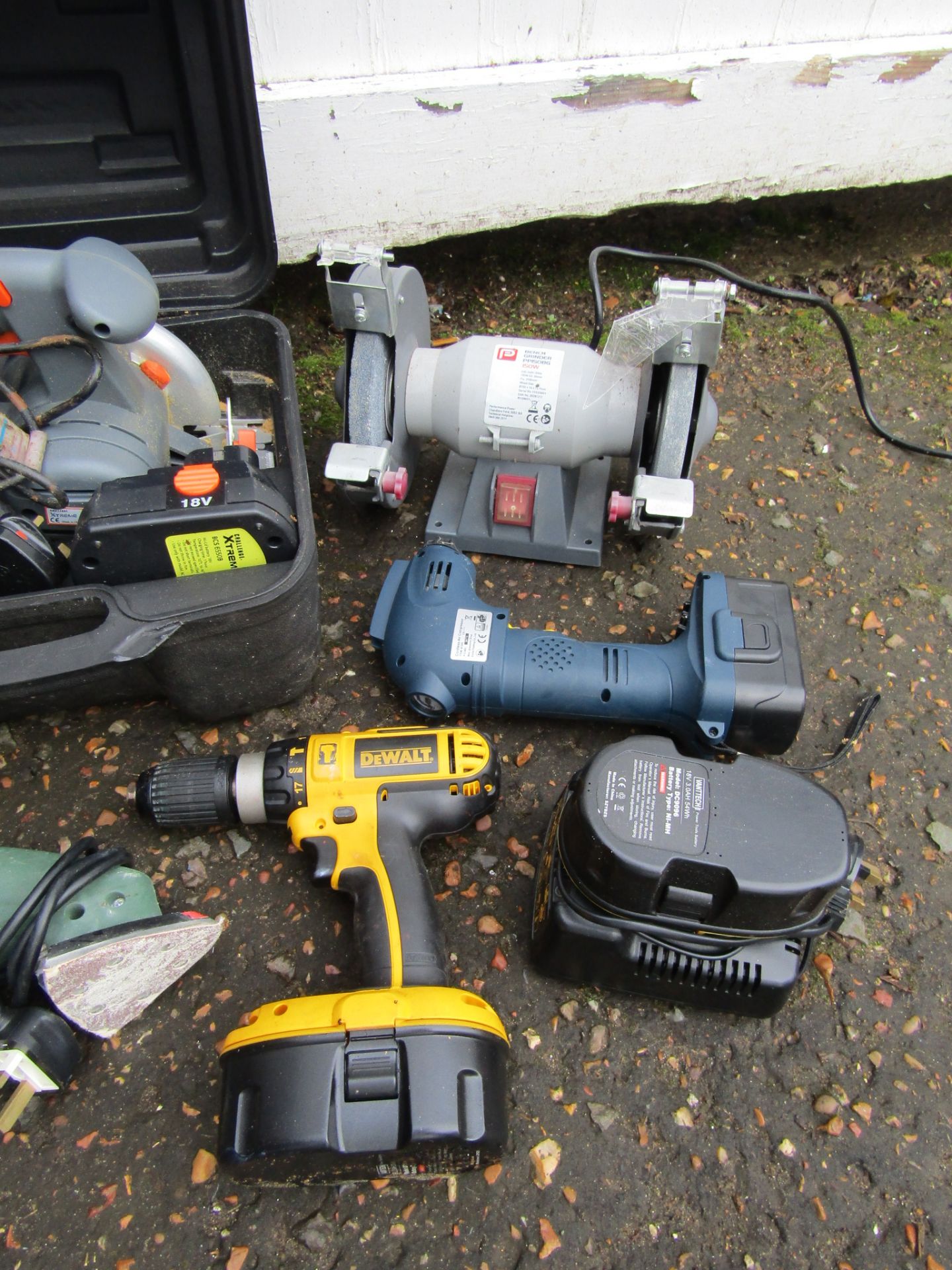 Power tools to include DeWalt and Bosch etc (some have no plugs) - Image 6 of 6