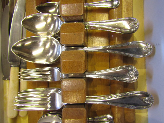 Mappin & Webb cutlery plus some others 6 place setting (forks , knives and desert spoons) only 4 - Image 3 of 5