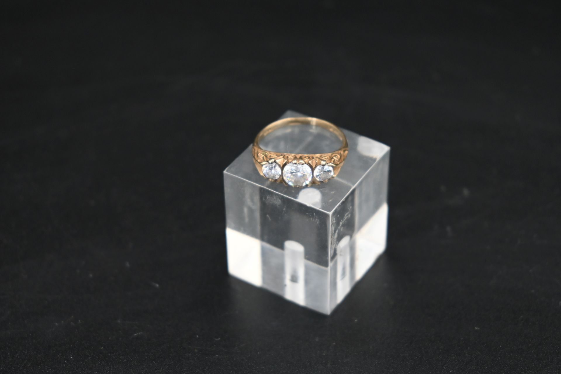 9ct gold banded agate ring size K, total weight 4.78g, a 9ct gold and diamond star set ring size Q - Image 2 of 4