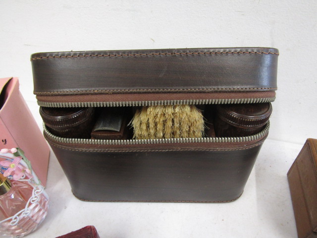 Vintage vanity cases and atomiser - Image 7 of 9