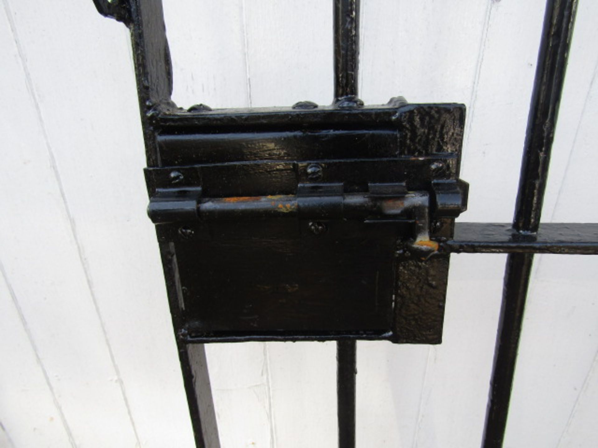 Wrought iron gate with fixings - Image 4 of 4