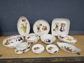 Royal Worcester 'Evesham' tableware