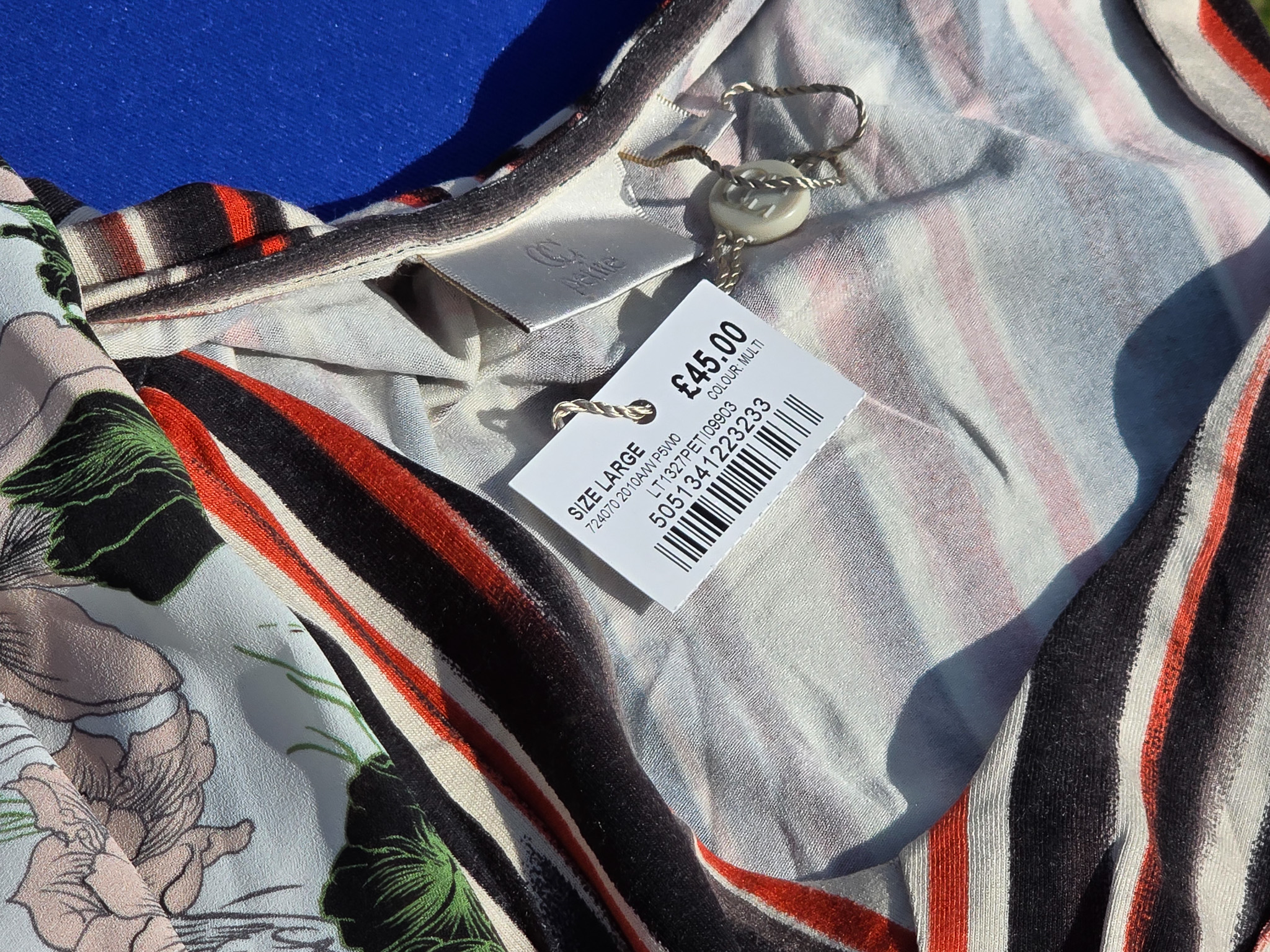 Large Box B of designer labelled clothes, all womens all in fantastic condition and some are brand - Image 35 of 51