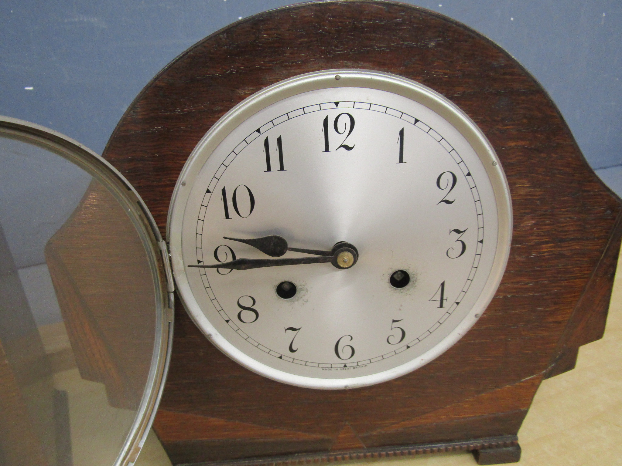 2 Oak cased Art Deco mantel clocks - Image 2 of 6