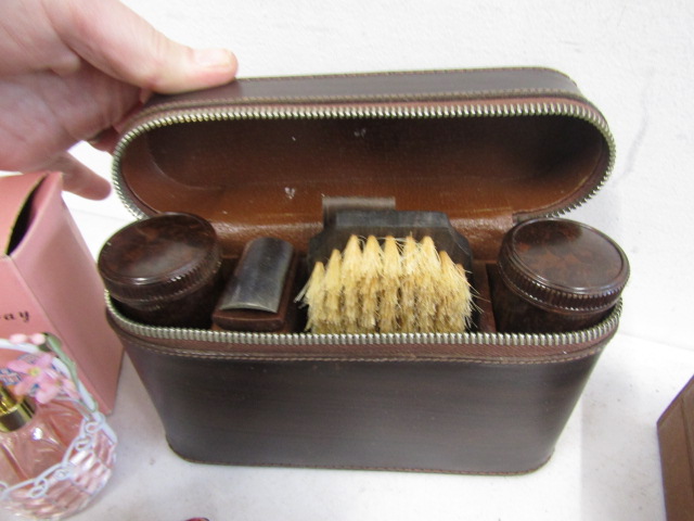 Vintage vanity cases and atomiser - Image 8 of 9