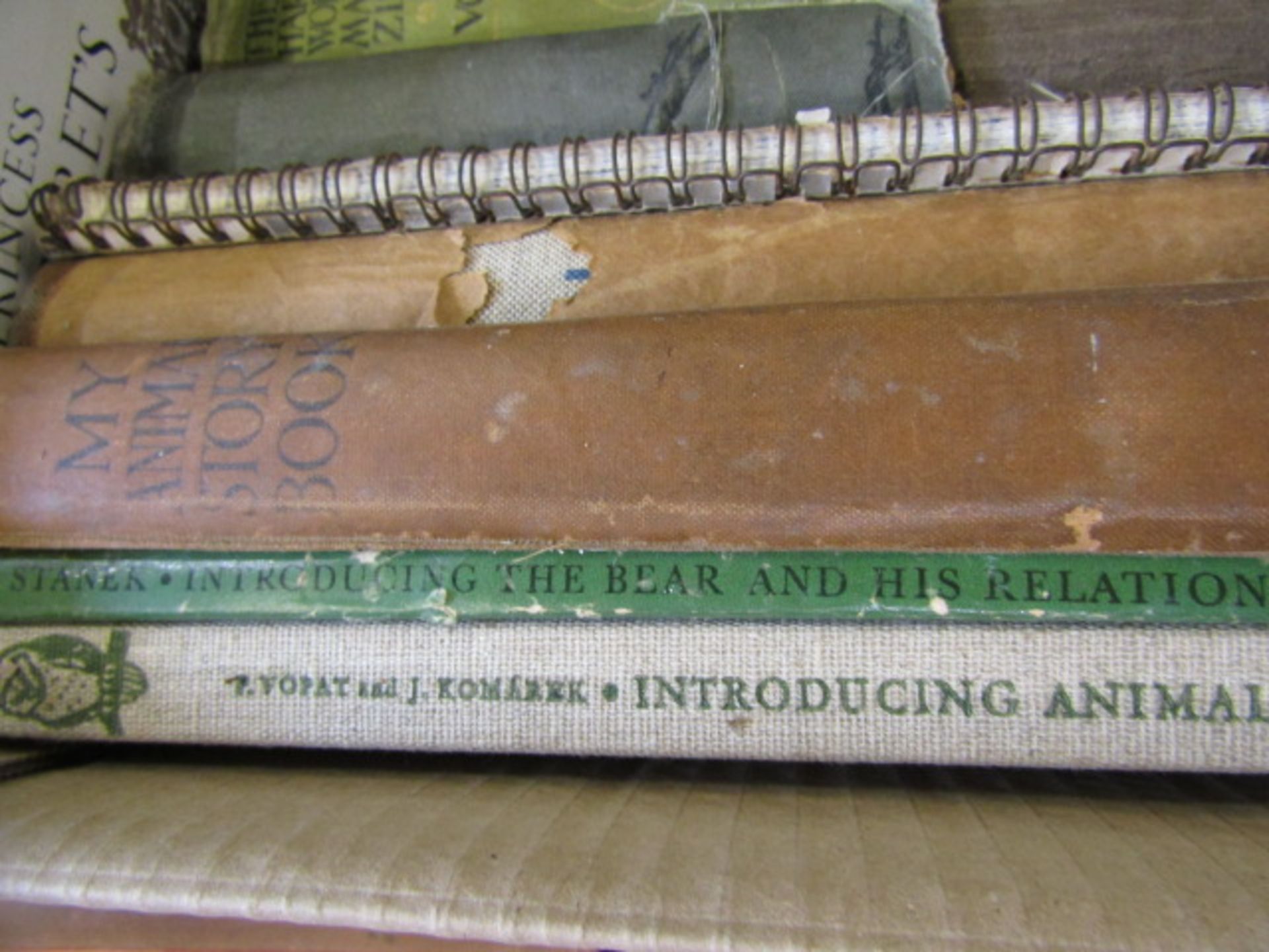 Vintage books in 2 trays - Image 2 of 13