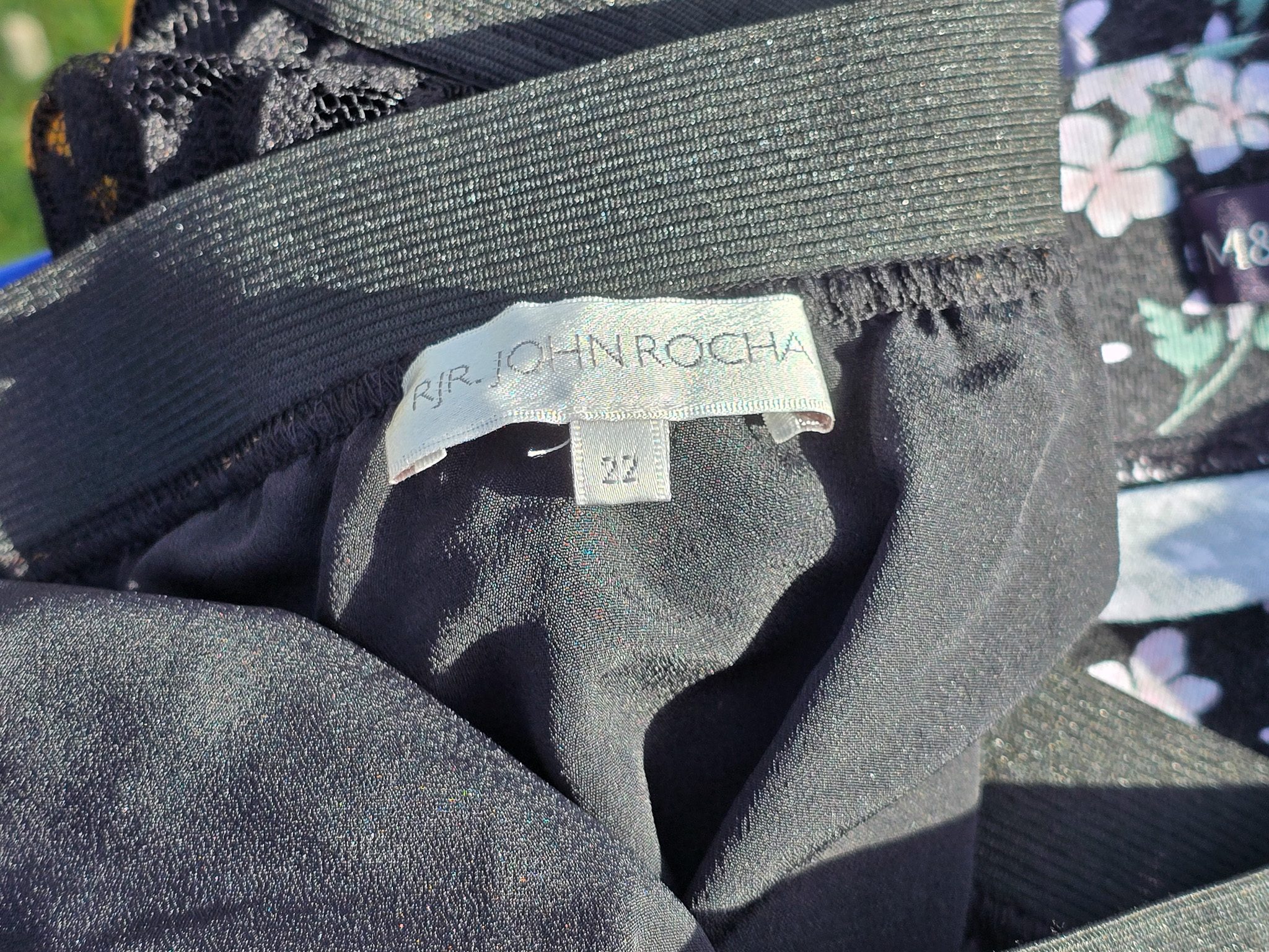 Large Box A of designer labelled clothes, all womens all in fantastic condition and some are brand - Image 12 of 31
