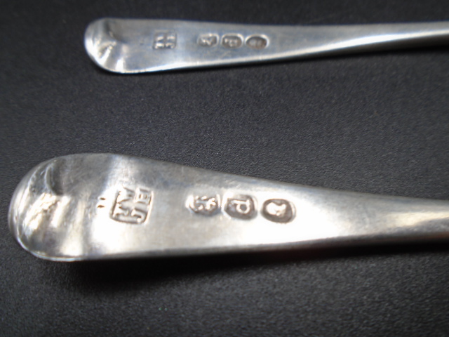 6 silver spoons 4 x George III London 1819 Thomas Wallis (II) & Johnathan & Hayne, and 2 x London - Image 4 of 4