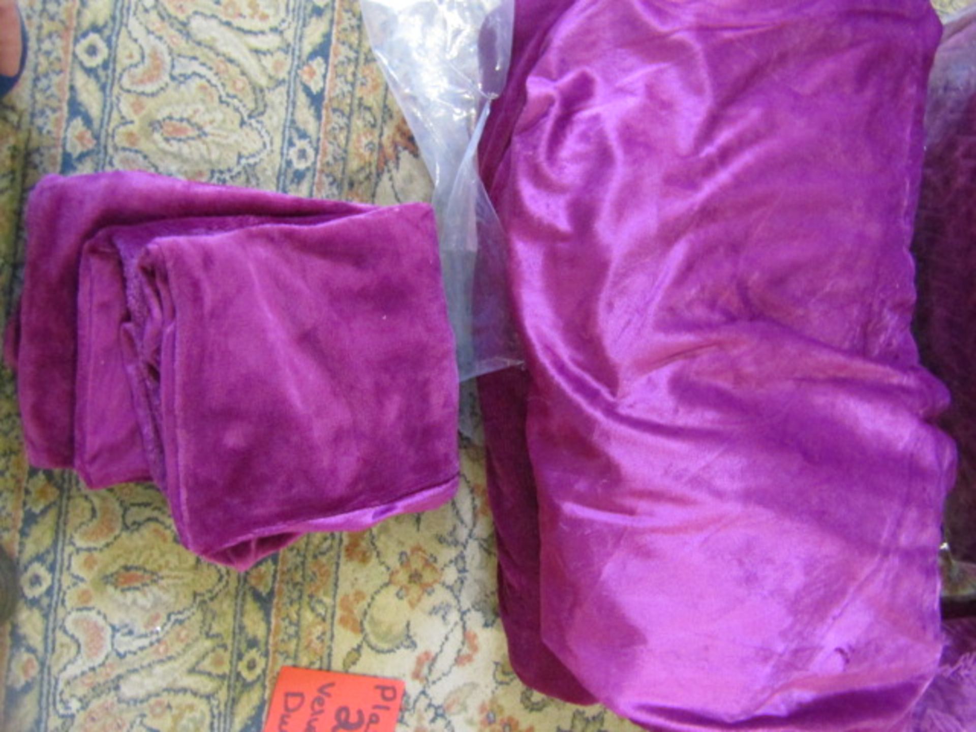 Burgundy Supersoft bedspread with pillow shams and 2 velvet soft kingsize bedsets new or displayed - Image 3 of 5
