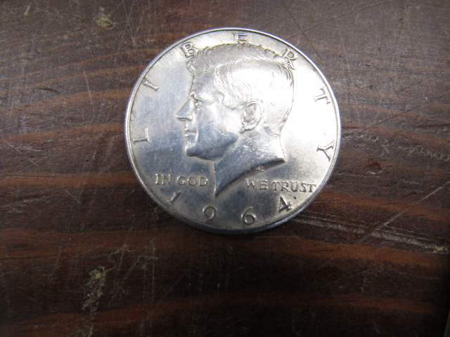 JFK 1964 half dollar silver? commemorative coin and a few first day covers - Image 3 of 5