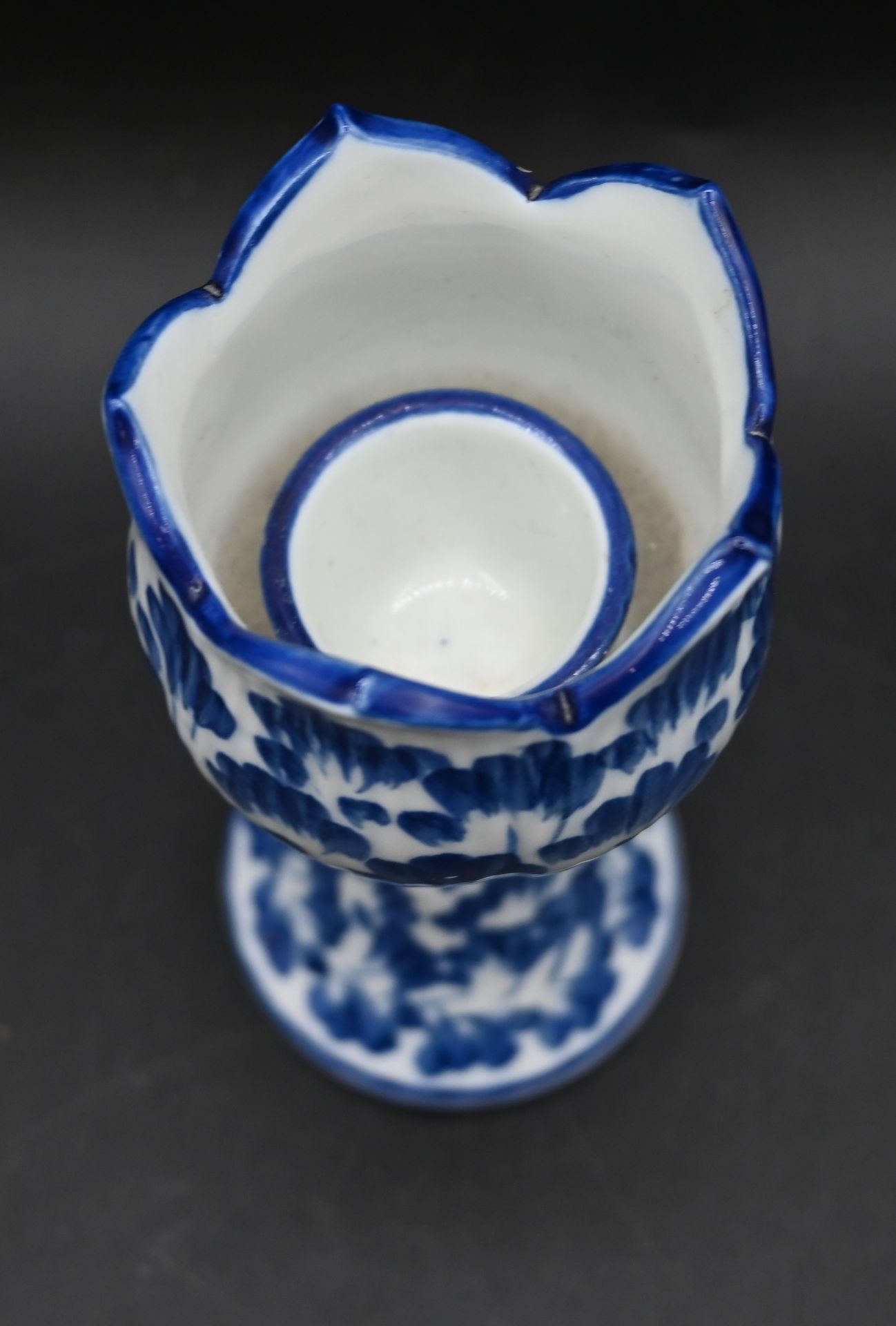 Assorted blue and white china to include Churchill Willow, Royal Cauldon Dragon, Spode to include - Image 6 of 18