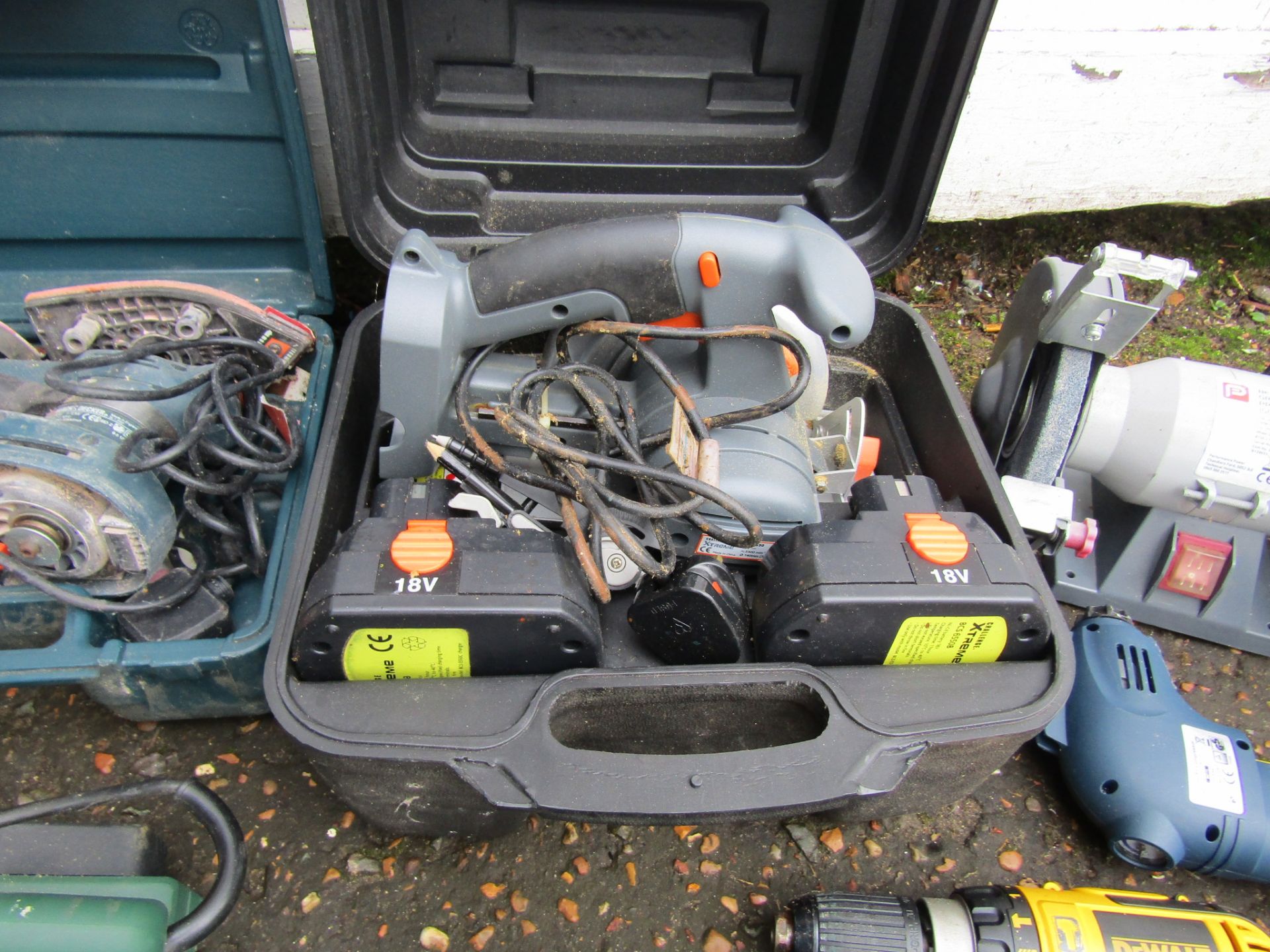 Power tools to include DeWalt and Bosch etc (some have no plugs) - Image 3 of 6