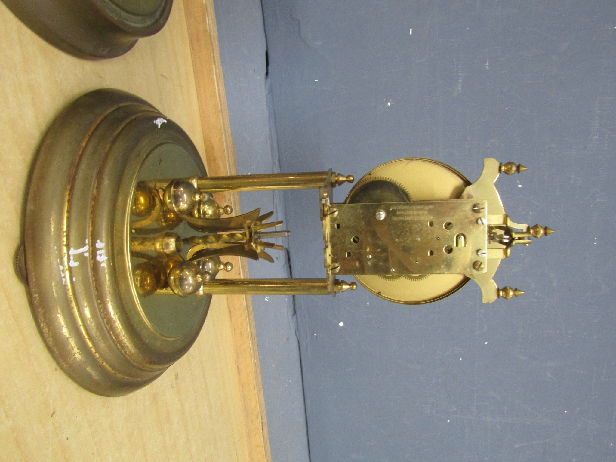 1930's Brass anniversary clock and Kundo anniversary clock, both with domes - Image 7 of 9