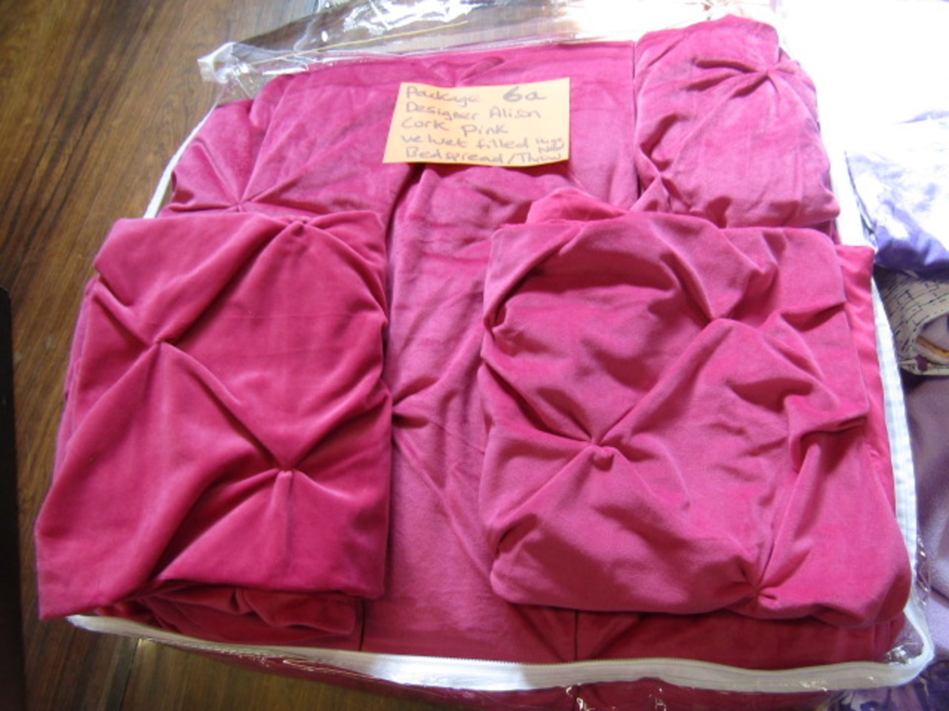 Designer Alice Cork super soft heavy pink quilted bedspread and a super soft fleece duvet set - Image 4 of 7