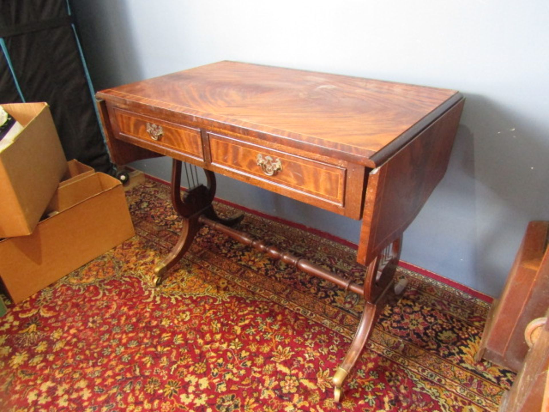 An inlaid sofa table on casters 89cmW extended 146cmW - Image 2 of 6