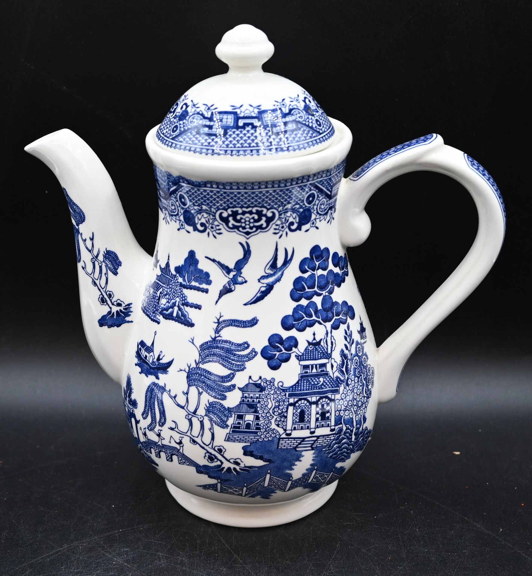 Assorted blue and white china to include Churchill Willow, Royal Cauldon Dragon, Spode to include - Image 2 of 18