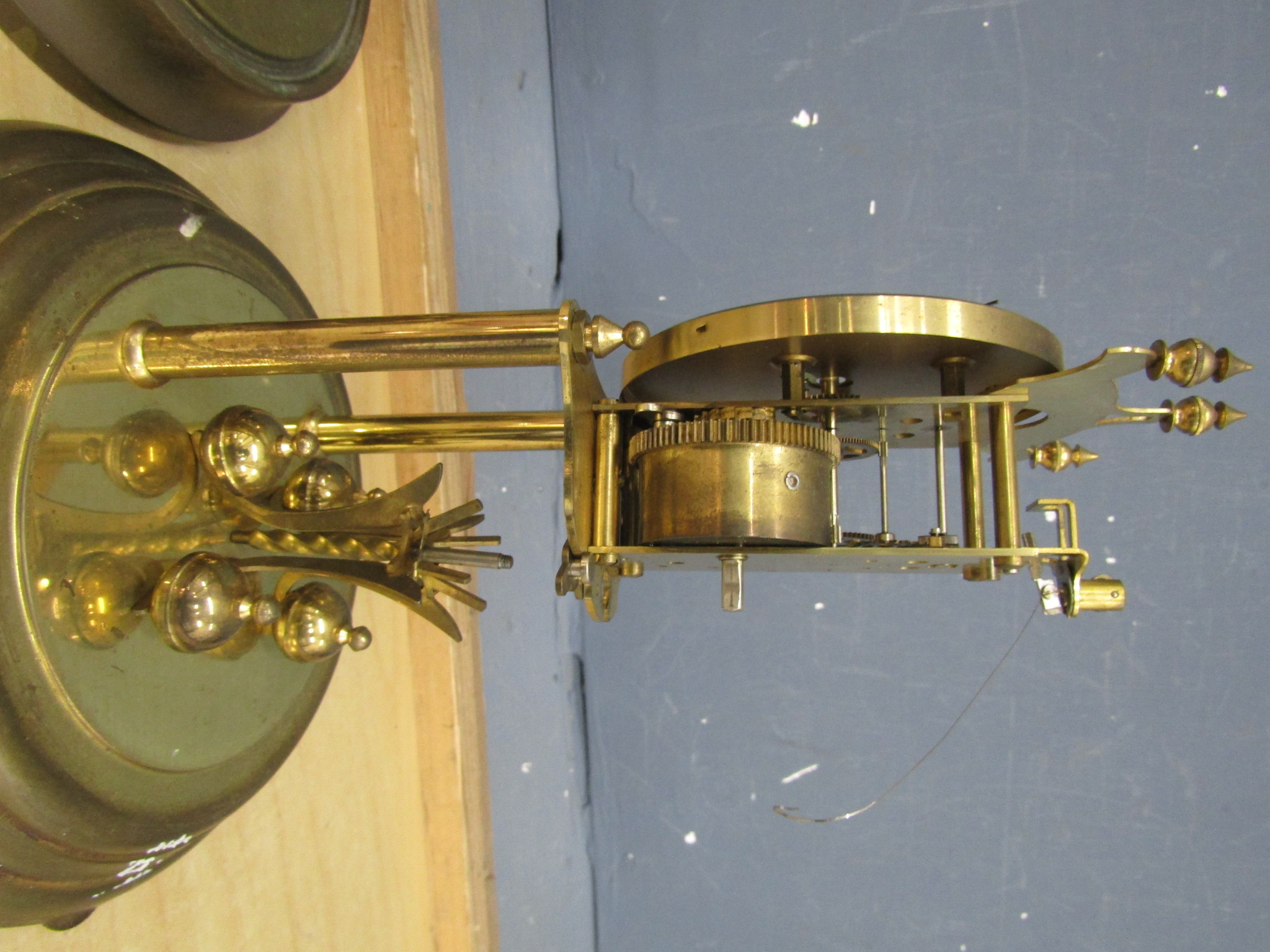 1930's Brass anniversary clock and Kundo anniversary clock, both with domes - Image 9 of 9