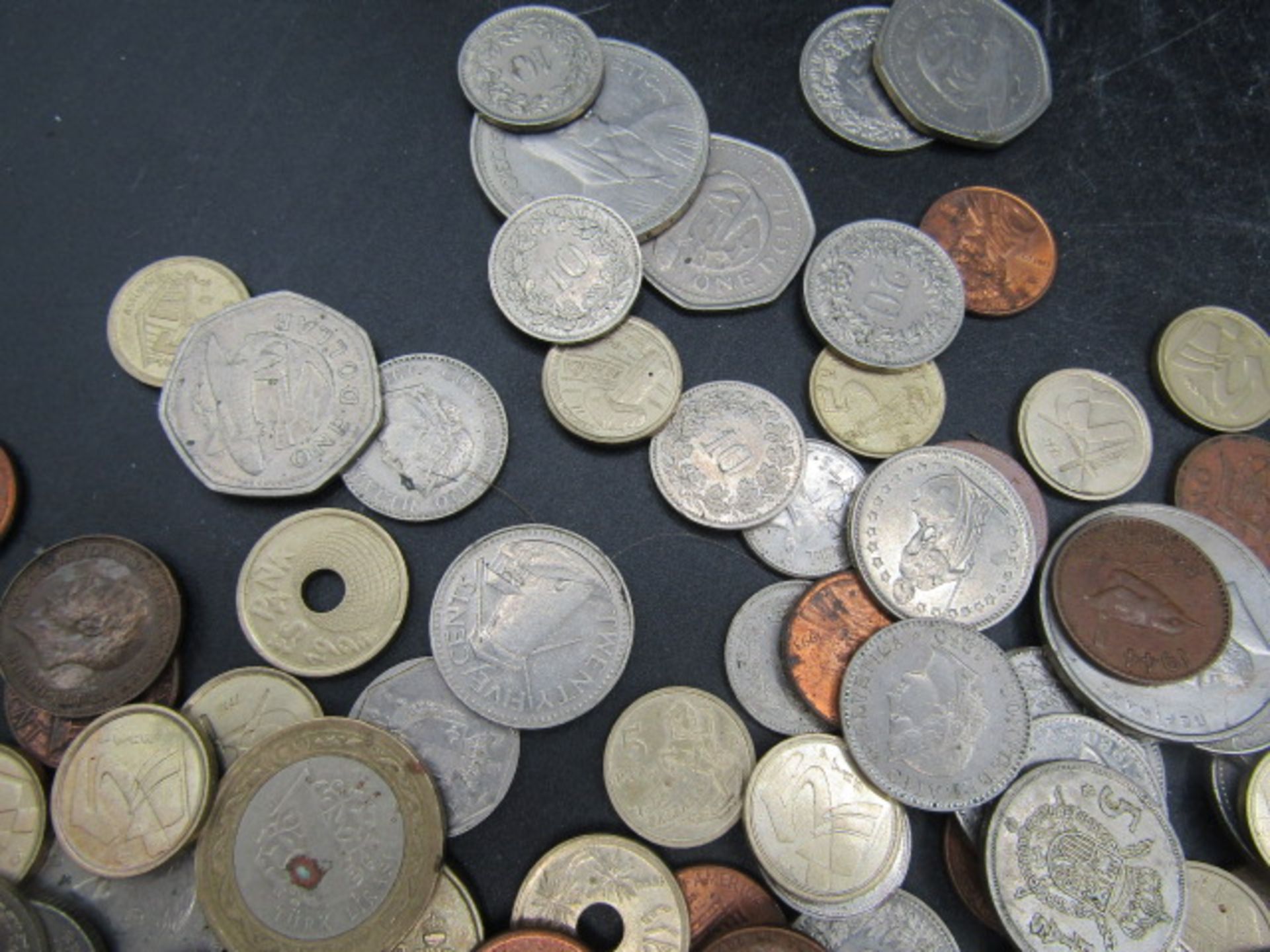 Mixed Foreign coinage - Image 2 of 5