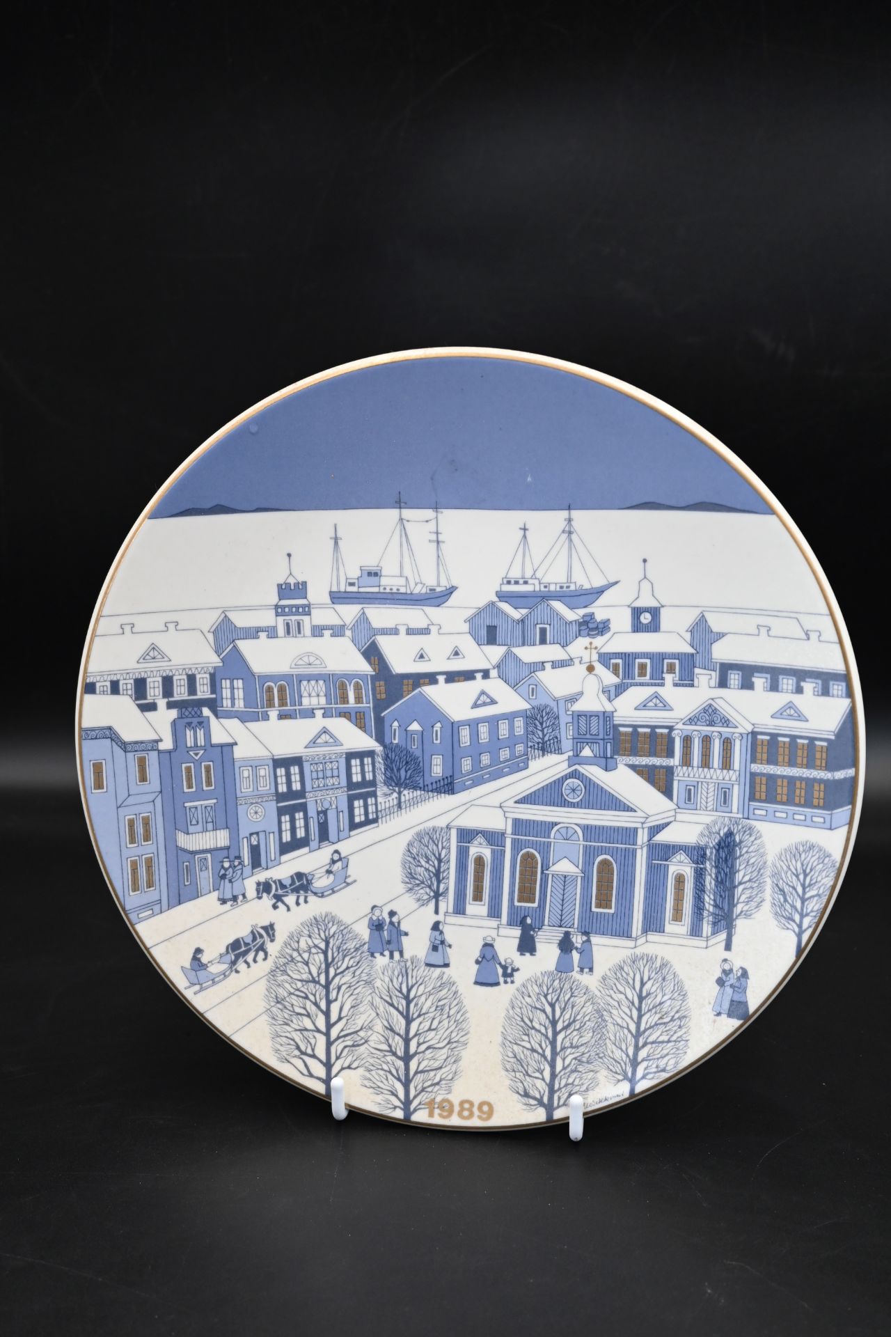 5 Arabia Finland Christmas plates for years 1985, 86, 87, 89 and 1990, each 22.5cm diam - Image 4 of 7