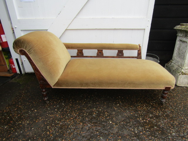 A vinatge chaise lounge