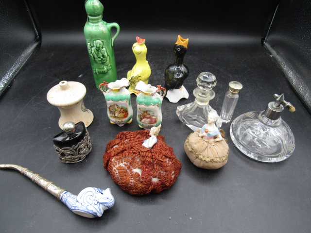 Pie vents, scent bottles, porcelain doll heads etc - Image 2 of 7