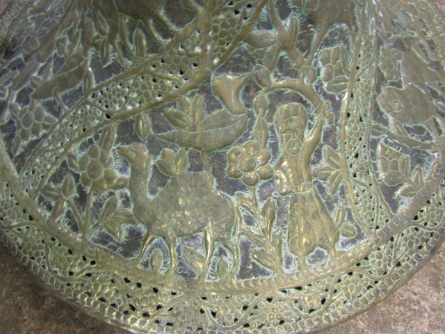A brass pierced Middle Eastern column standard lamp base - Image 6 of 7