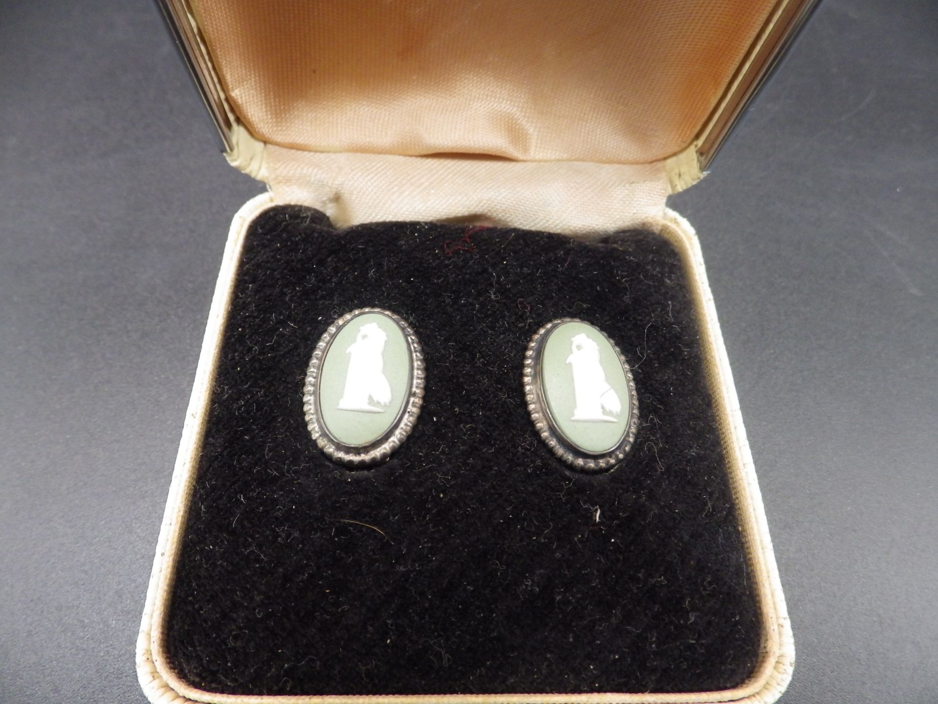 3 Wedgwood sage Jasperwear and silver brooches and a pair of clip on earings in their original box. - Image 3 of 4