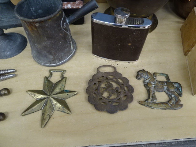 Mixed metalware and collectables to include chess sets and horns etc - Image 7 of 7