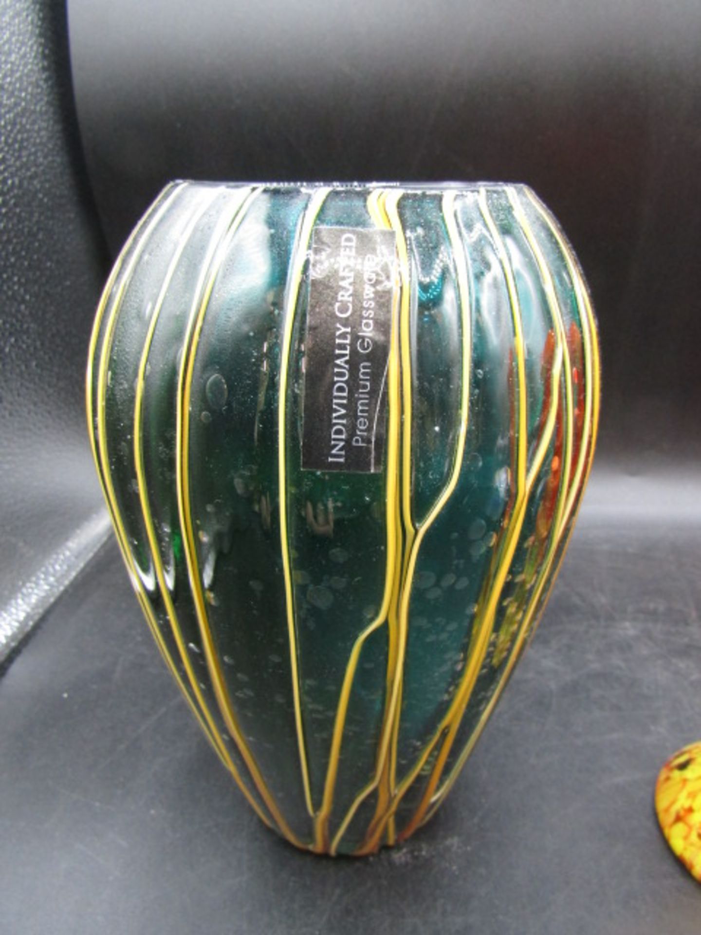 Art glass vases inc iridescent hand blown vase and a Wedgwood vase Orange vase has nibbles around - Image 6 of 9