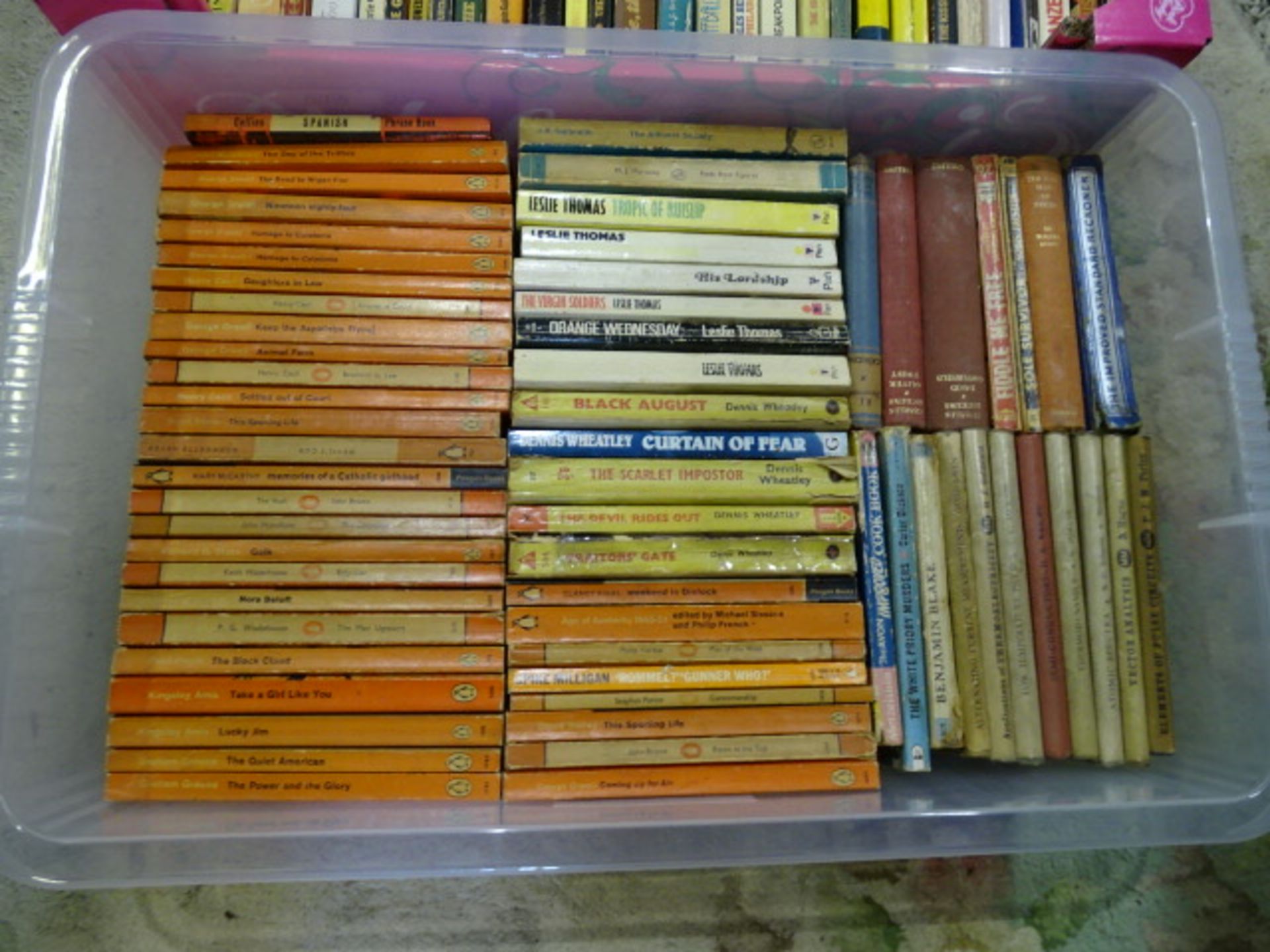 2 Trays of vintage books to include Puffin and Mills & Boon - Image 2 of 3