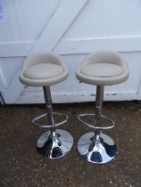 Pair of adjustable barstools