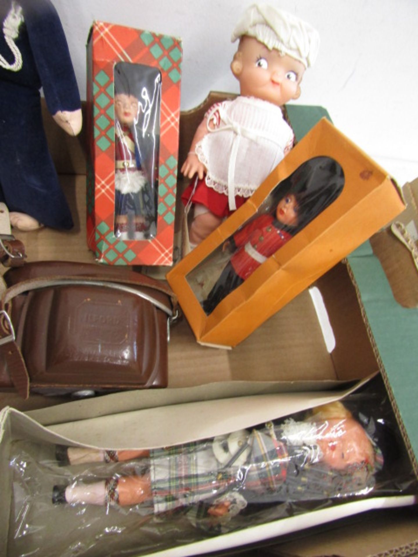 vintage dolls, Ilford camera and vintage bag - Image 6 of 6