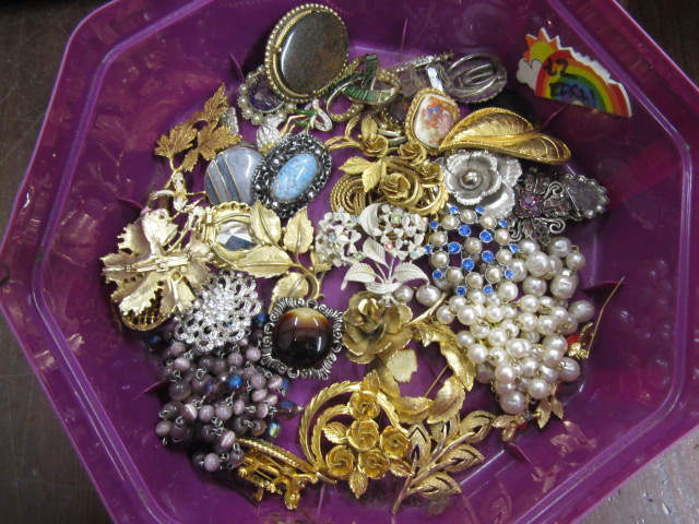 Vintage brooch collection