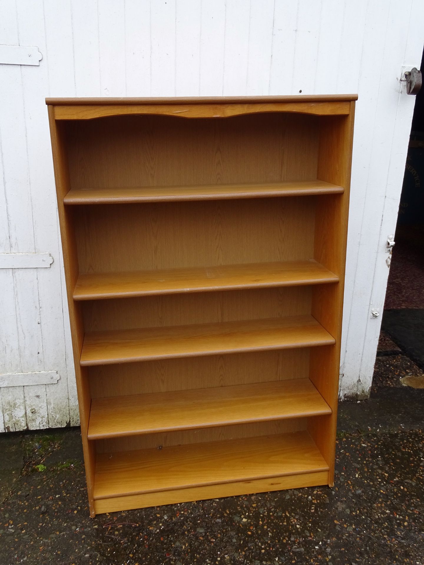 Bookcase H139cm W89cm D28cm approx